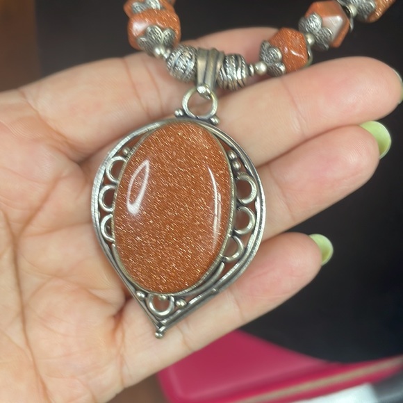 Vintage Summer necklace, sparkly brown Medallion, Pendant, Large & Small Beads - Picture 7 of 11